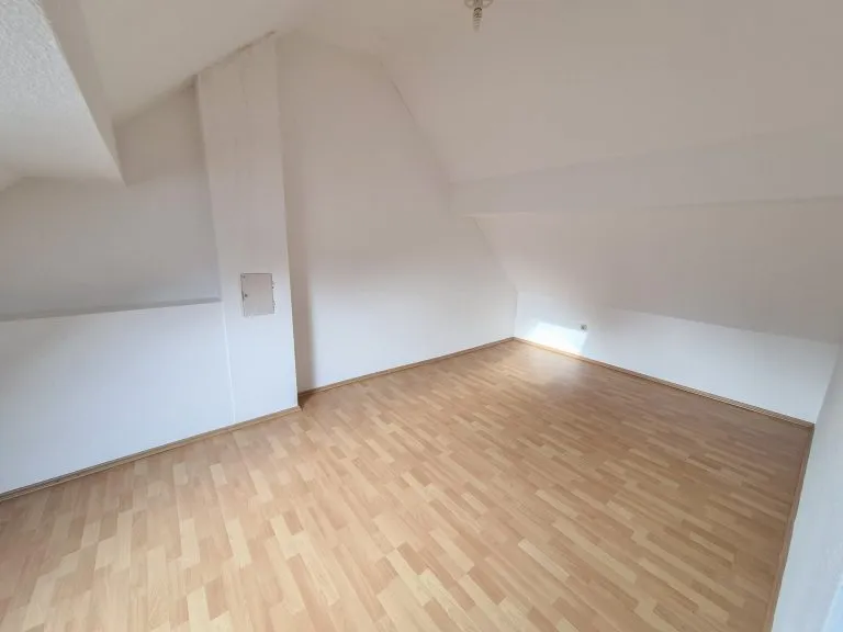 Immobilienangebot - Puderbach VG - Alle - Gepflegtes Zweifamilienhaus als Reihenendhaus – Kapitalanlage mit Perspektive - nähe Puderbach!!