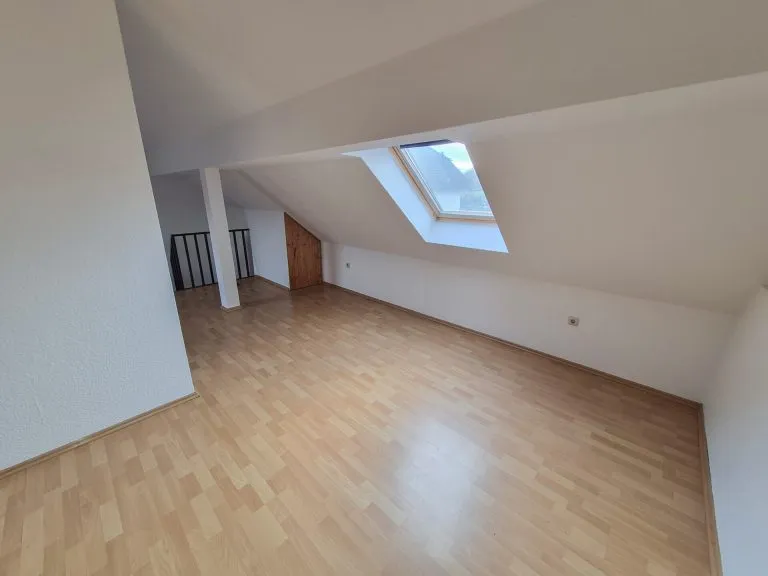 Immobilienangebot - Puderbach VG - Alle - Gepflegtes Zweifamilienhaus als Reihenendhaus – Kapitalanlage mit Perspektive - nähe Puderbach!!