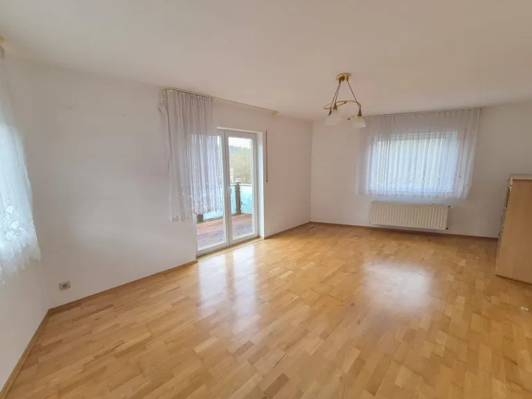 Immobilienangebot - Puderbach VG - Alle - Ihr neues Familienglück – gepflegtes Reihenendhaus mit Balkon & Platz zum Leben – Nähe Puderbach!!
