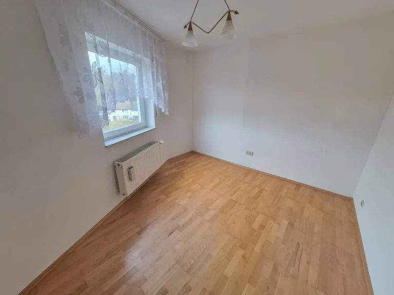 Immobilienangebot - Puderbach VG - Alle - Ihr neues Familienglück – gepflegtes Reihenendhaus mit Balkon & Platz zum Leben – Nähe Puderbach!!