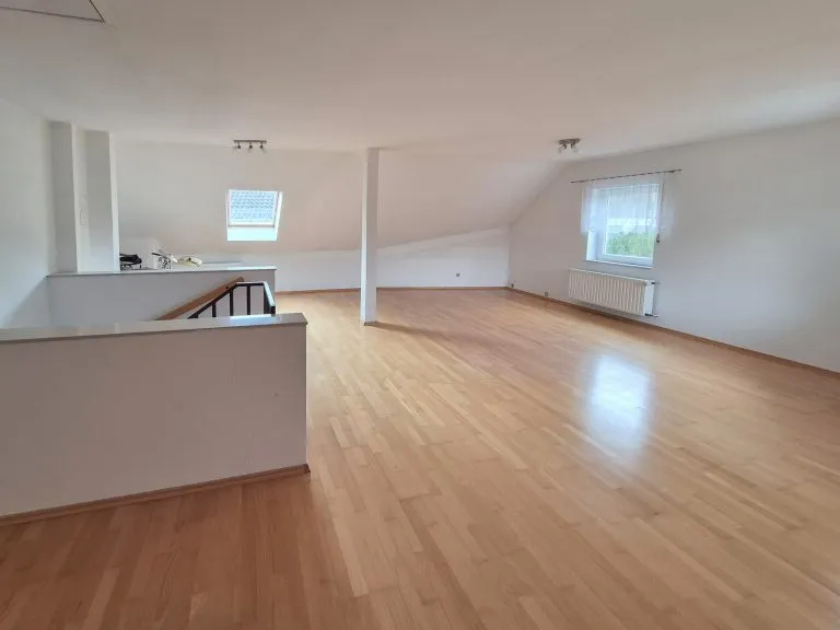 Immobilienangebot - Puderbach VG - Alle - Ihr neues Familienglück – gepflegtes Reihenendhaus mit Balkon & Platz zum Leben – Nähe Puderbach!!