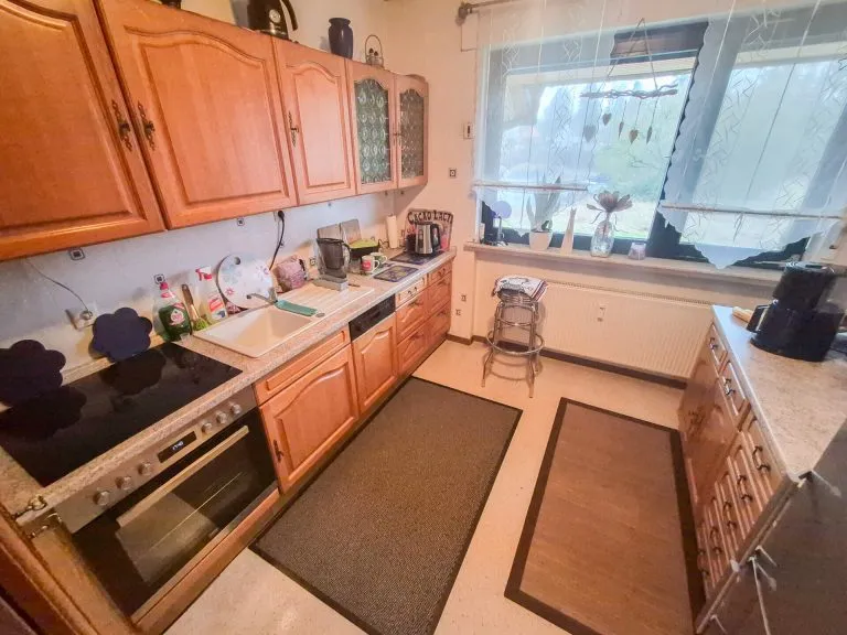 Immobilienangebot - Asbach - Alle - TOP-ANGEBOT - 6 Parteienhaus mit 6 Garagen in zentraler, ruhiger Lage von Asbach zu verkaufen !!
