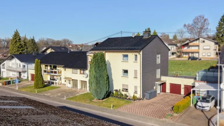 Immobilienangebot - Asbach - Alle - TOP-ANGEBOT - 6 Parteienhaus mit 6 Garagen in zentraler, ruhiger Lage von Asbach zu verkaufen !!