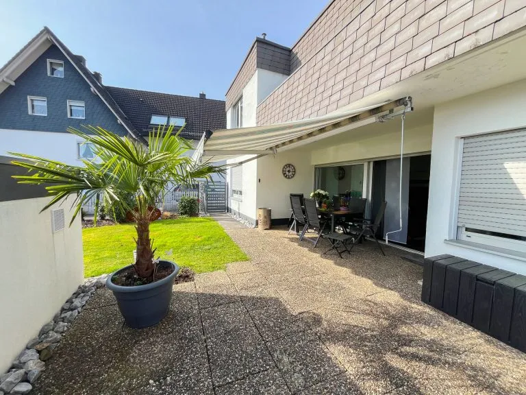 Immobilienangebot - Kreuztal - Alle - *RESERVIERT* Schöne sanierte Erdgeschosswohnung mit Terrasse und zwei Garagen in Kreuztal!