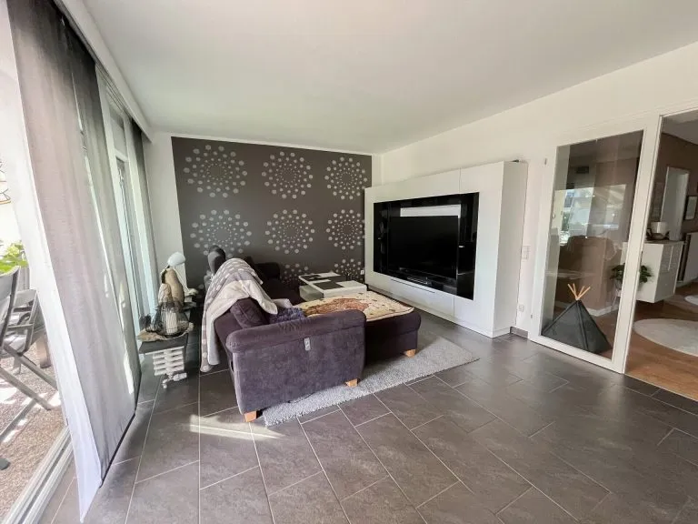 Immobilienangebot - Kreuztal - Alle - *RESERVIERT* Schöne sanierte Erdgeschosswohnung mit Terrasse und zwei Garagen in Kreuztal!