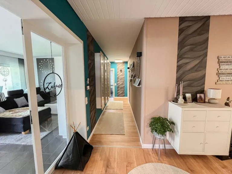 Immobilienangebot - Kreuztal - Alle - *RESERVIERT* Schöne sanierte Erdgeschosswohnung mit Terrasse und zwei Garagen in Kreuztal!