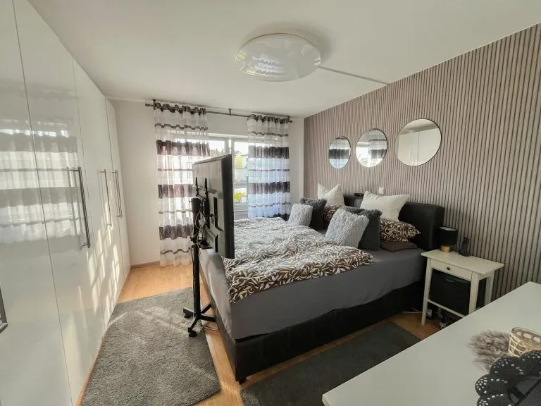 Immobilienangebot - Kreuztal - Alle - *RESERVIERT* Schöne sanierte Erdgeschosswohnung mit Terrasse und zwei Garagen in Kreuztal!