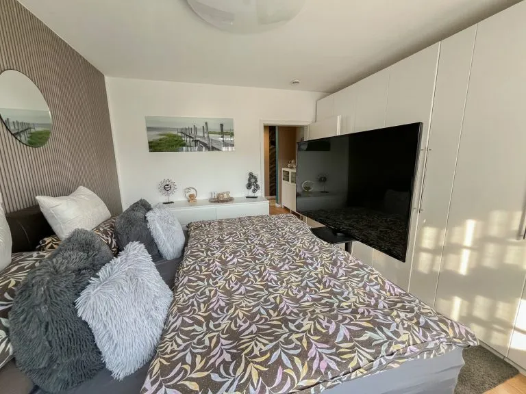 Immobilienangebot - Kreuztal - Alle - *RESERVIERT* Schöne sanierte Erdgeschosswohnung mit Terrasse und zwei Garagen in Kreuztal!