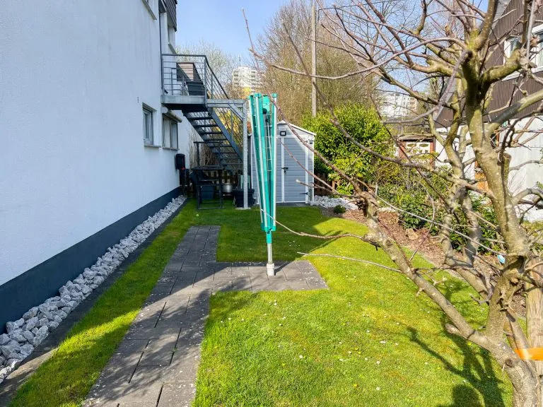 Immobilienangebot - Kreuztal - Alle - *RESERVIERT* Schöne sanierte Erdgeschosswohnung mit Terrasse und zwei Garagen in Kreuztal!