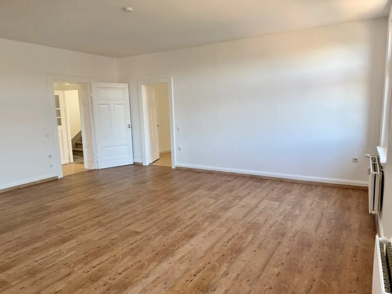 Immobilienangebot - Hachenburg VG - Alle - Ehemalige Schule mit Nebengebäude - Wohnen & Vermieten kombinierbar! Nähe Hachenburg!