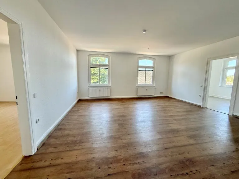 Immobilienangebot - Hachenburg VG - Alle - Ehemalige Schule mit Nebengebäude - Wohnen & Vermieten kombinierbar! Nähe Hachenburg!