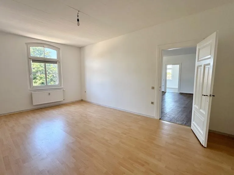 Immobilienangebot - Hachenburg VG - Alle - Ehemalige Schule mit Nebengebäude - Wohnen & Vermieten kombinierbar! Nähe Hachenburg!