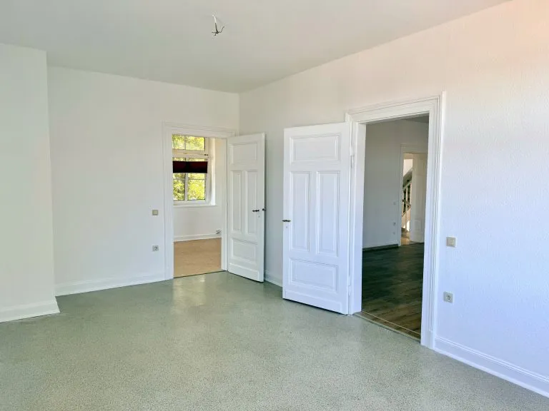 Immobilienangebot - Hachenburg VG - Alle - Ehemalige Schule mit Nebengebäude - Wohnen & Vermieten kombinierbar! Nähe Hachenburg!