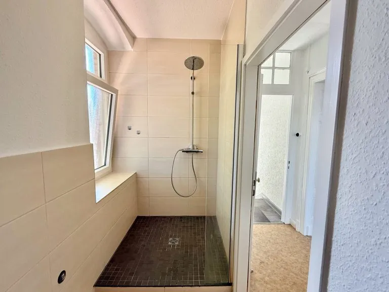 Immobilienangebot - Hachenburg VG - Alle - Ehemalige Schule mit Nebengebäude - Wohnen & Vermieten kombinierbar! Nähe Hachenburg!