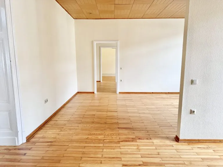 Immobilienangebot - Hachenburg VG - Alle - Ehemalige Schule mit Nebengebäude - Wohnen & Vermieten kombinierbar! Nähe Hachenburg!