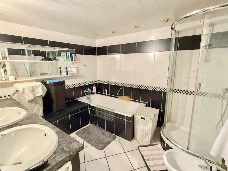 Immobilienangebot - Bad Marienberg - Alle - Gepflegtes Mehrfamilienhaus mit 8 Einheiten - Im Zentrum von Bad Marienberg!