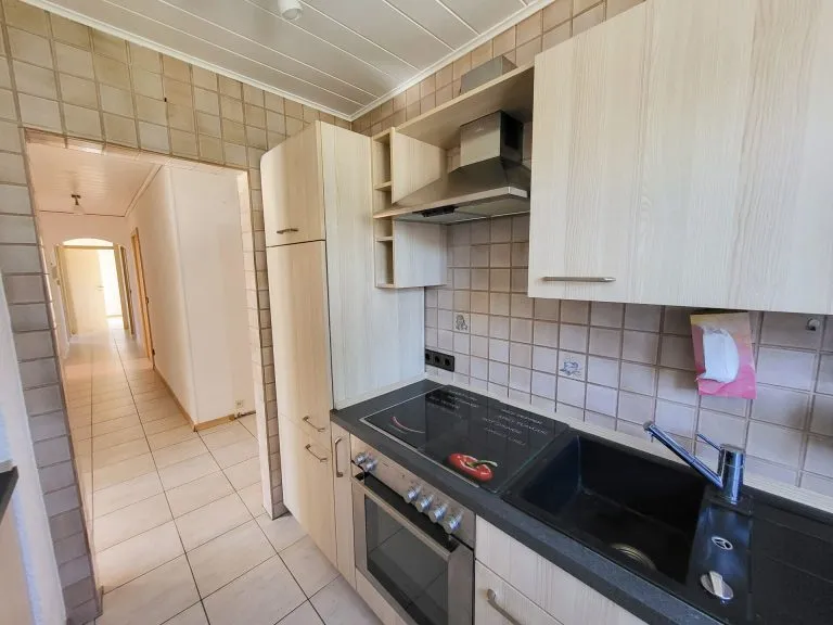 Immobilienangebot - Niederelbert - Alle - Großzügiges, freistehendes Zweifamilienhaus mit Garagen & Garten in idyllischer Lage bei Montabaur!