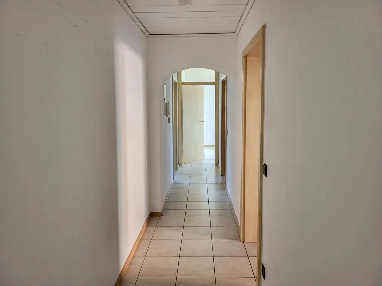Immobilienangebot - Niederelbert - Alle - Großzügiges, freistehendes Zweifamilienhaus mit Garagen & Garten in idyllischer Lage bei Montabaur!