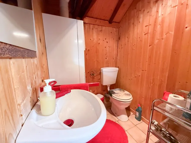 Immobilienangebot - Hennef (Sieg) - Alle - Reserviert - Gepflegte Doppelhaushälfte mit Platz für zwei Familien in ruhiger Wohnlage von Hennef