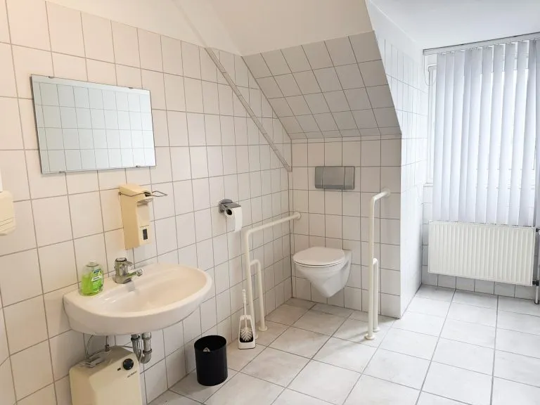 Immobilienangebot - Betzdorf - Alle - Funktionale Gewerbefläche mit Aufzug im MVZ Betzdorf – ideal für Praxis oder Büro!