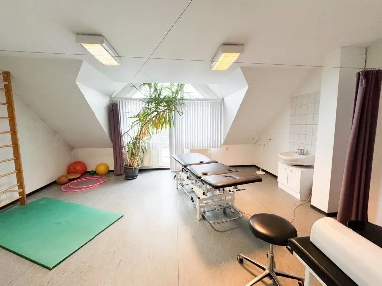 Immobilienangebot - Betzdorf - Alle - Funktionale Gewerbefläche mit Aufzug im MVZ Betzdorf – ideal für Praxis oder Büro!
