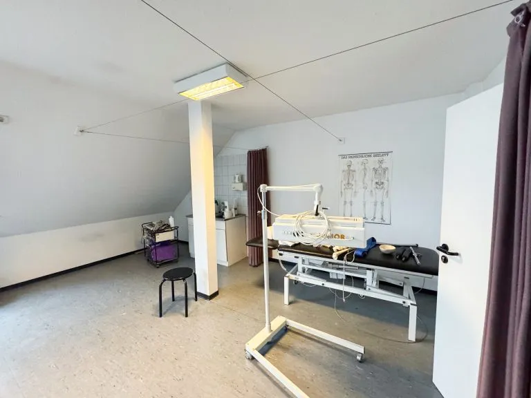 Immobilienangebot - Betzdorf - Alle - Funktionale Gewerbefläche mit Aufzug im MVZ Betzdorf – ideal für Praxis oder Büro!