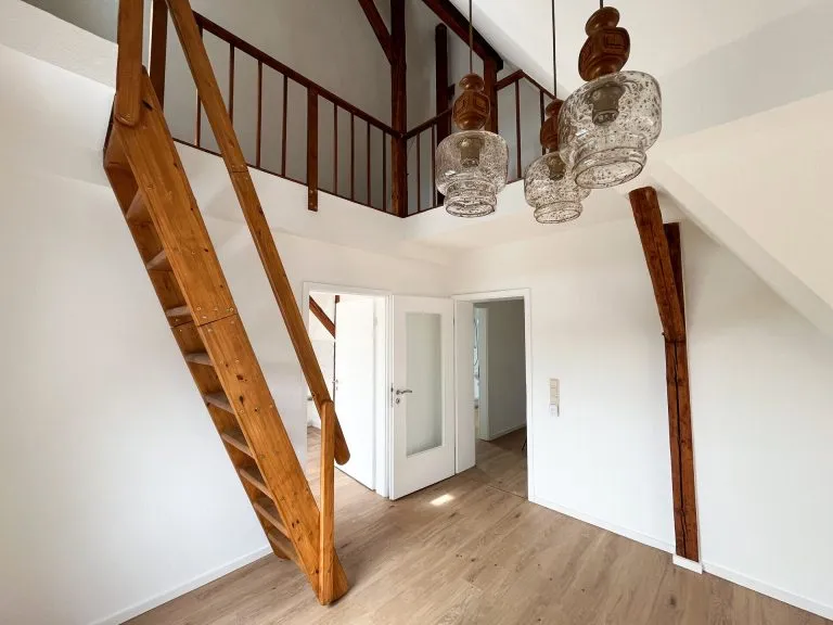 Immobilienangebot - Wissen - Alle - Ankommen und wohlfühlen – Frisch renovierte 2-Zimmer-Wohnung mit Balkon in zentraler Lage, sofort Verfügbar!