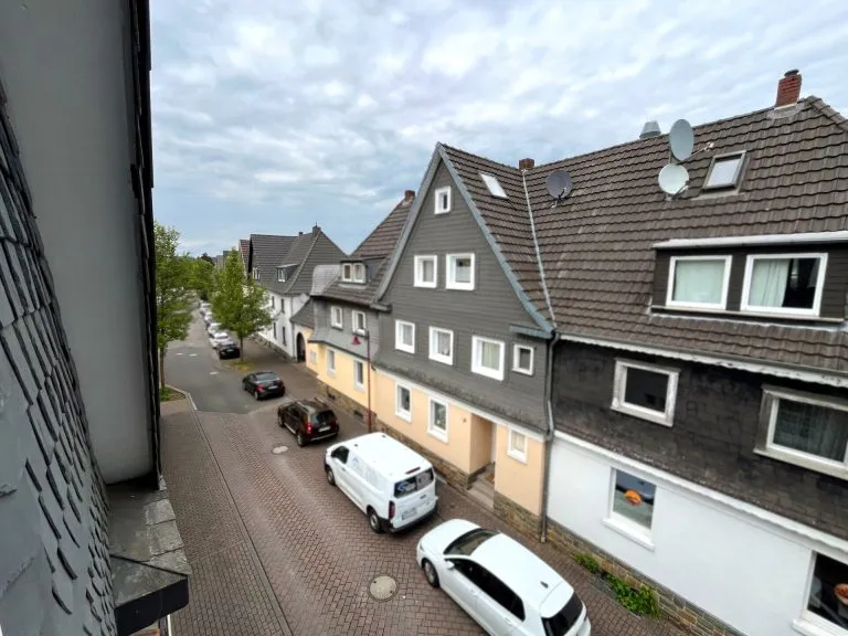 Immobilienangebot - Wissen - Alle - Ankommen und wohlfühlen – Frisch renovierte 2-Zimmer-Wohnung mit Balkon in zentraler Lage, sofort Verfügbar!