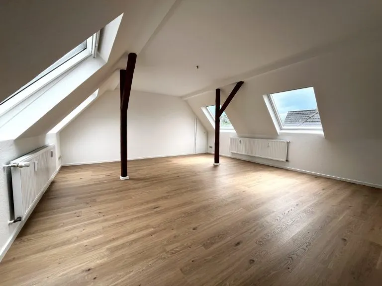 Immobilienangebot - Wissen - Alle - Ankommen und wohlfühlen – Frisch renovierte 2-Zimmer-Wohnung mit Balkon in zentraler Lage, sofort Verfügbar!