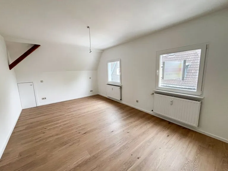 Immobilienangebot - Wissen - Alle - Ankommen und wohlfühlen – Frisch renovierte 2-Zimmer-Wohnung mit Balkon in zentraler Lage, sofort Verfügbar!