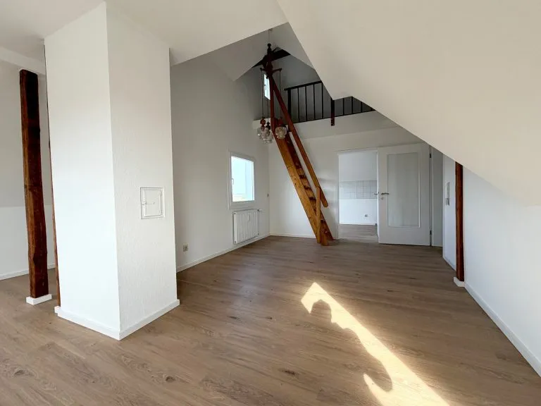 Immobilienangebot - Wissen - Alle - Ankommen und wohlfühlen – Frisch renovierte 2-Zimmer-Wohnung mit Balkon in zentraler Lage, sofort Verfügbar!
