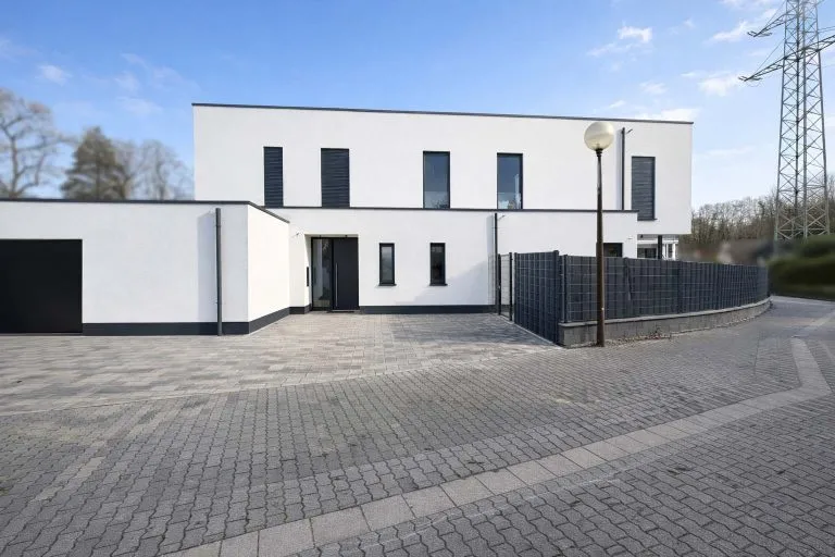 Immobilienangebot - Bendorf-Sayn - Alle - Stilvolles Ärzte-/Bürohaus mit Premium-Ausstattung, großer Doppelgarage und großzügigem Raumkonzept!