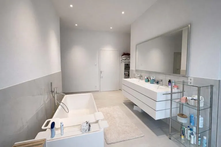 Immobilienangebot - Bendorf-Sayn - Alle - Stilvolles Ärzte-/Bürohaus mit Premium-Ausstattung, großer Doppelgarage und großzügigem Raumkonzept!