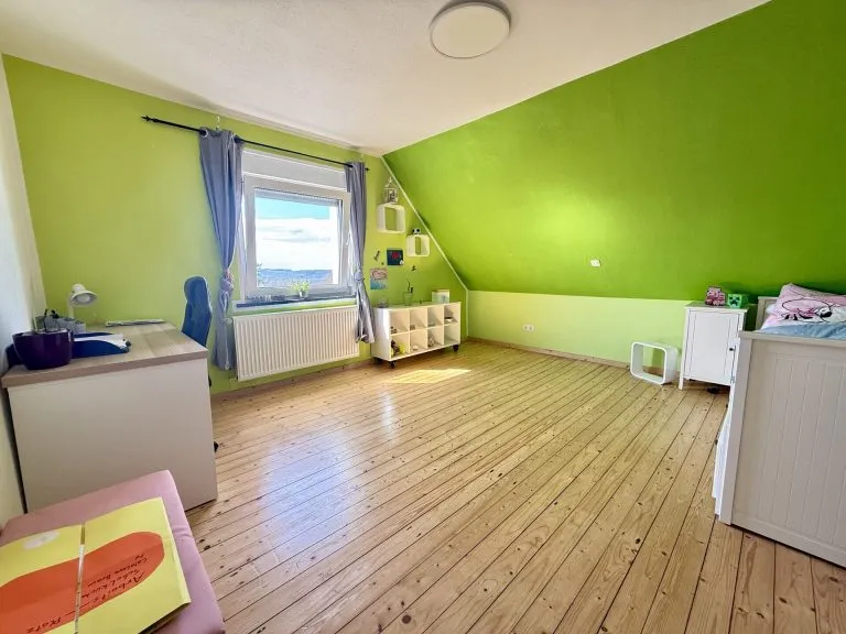 Immobilienangebot - Bitzen - Alle - *RESERVIERT* Viel Platz zum Leben und Entfalten – Einfamilienhaus mit großem Grundstück!