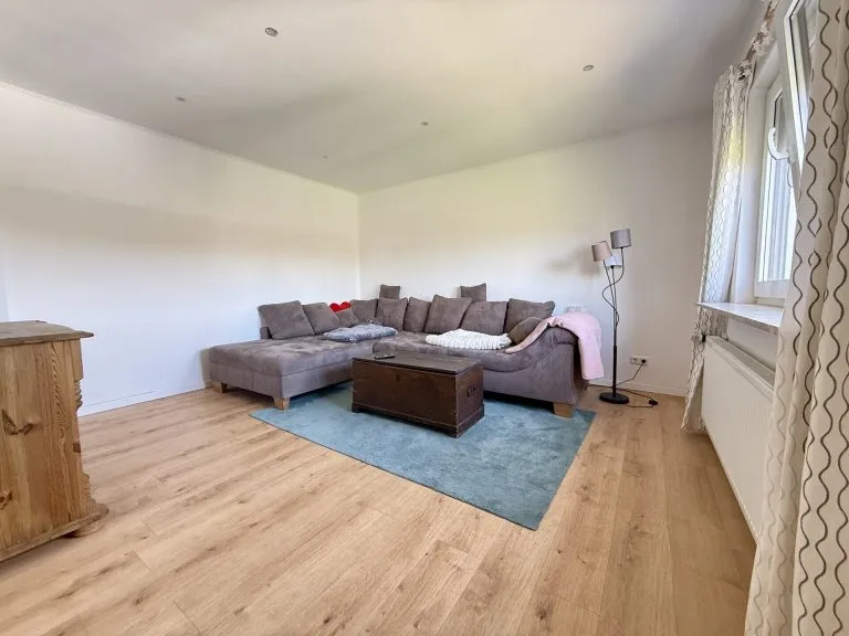 Immobilienangebot - Bitzen - Alle - *RESERVIERT* Viel Platz zum Leben und Entfalten – Einfamilienhaus mit großem Grundstück!