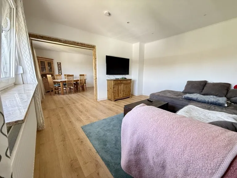 Immobilienangebot - Bitzen - Alle - *RESERVIERT* Viel Platz zum Leben und Entfalten – Einfamilienhaus mit großem Grundstück!