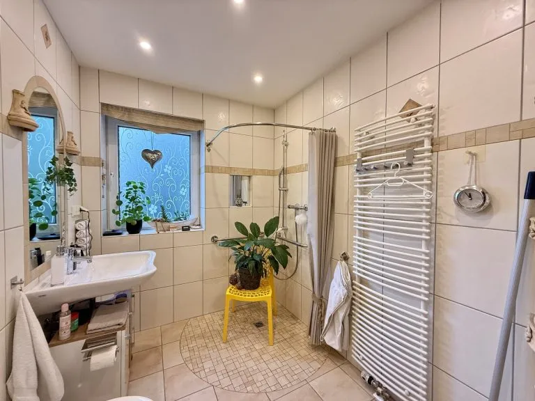 Immobilienangebot - Grünebach - Alle - *RESERVIERT* Viel Platz für die ganze Familie – gepflegtes Zweifamilienhaus für individuelle Wohnkonzepte!
