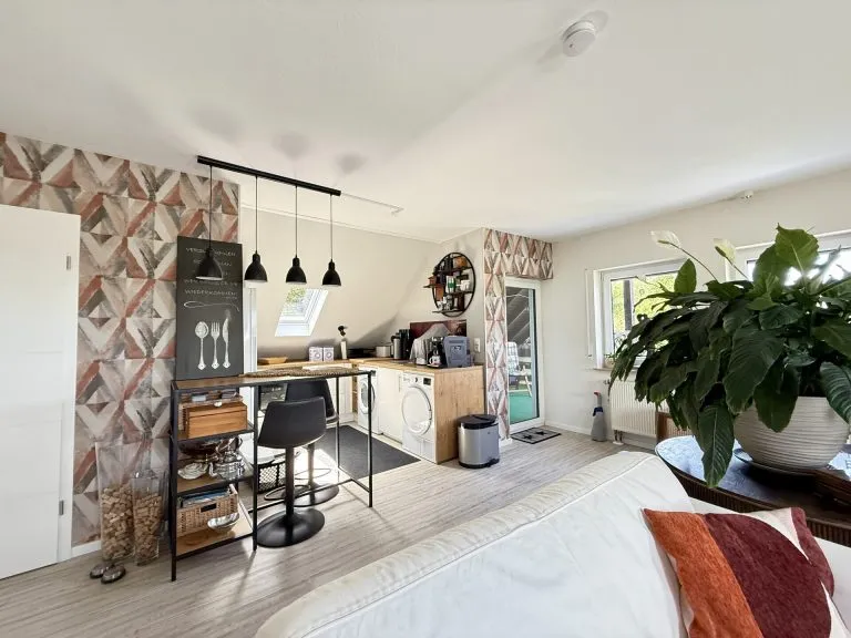 Immobilienangebot - Grünebach - Alle - *RESERVIERT* Viel Platz für die ganze Familie – gepflegtes Zweifamilienhaus für individuelle Wohnkonzepte!