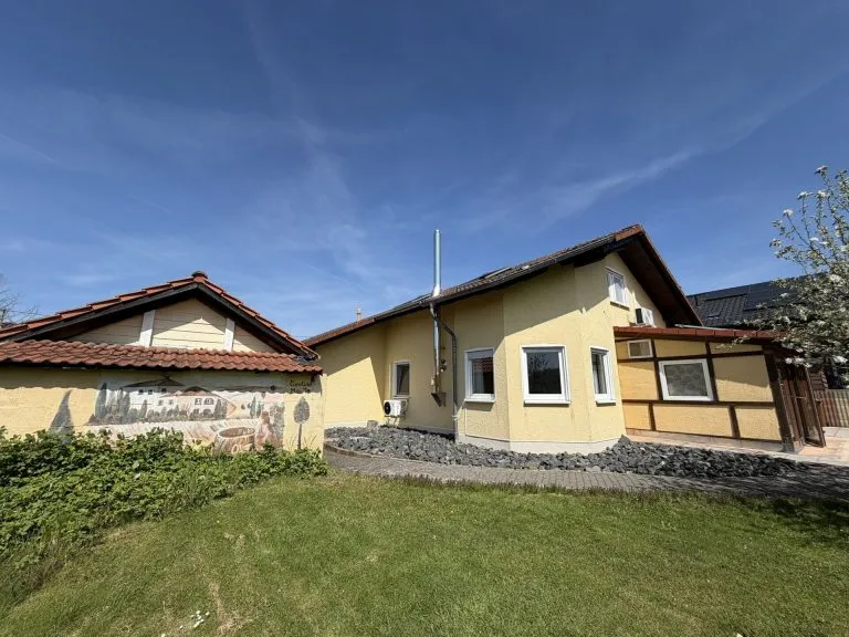 Immobilienangebot - Hamm (VG) - Alle - ***RESERVIERT***Ruhiges Wohnen am Ortsrand: Gepflegtes Zuhause mit Wintergarten, Balkonkraftwerk und Garten!