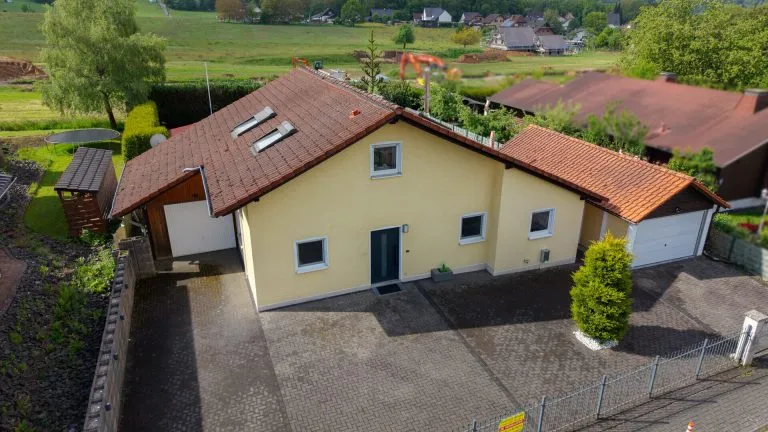 Immobilienangebot - Hamm (VG) - Alle - ***RESERVIERT***Ruhiges Wohnen am Ortsrand: Gepflegtes Zuhause mit Wintergarten, Balkonkraftwerk und Garten!