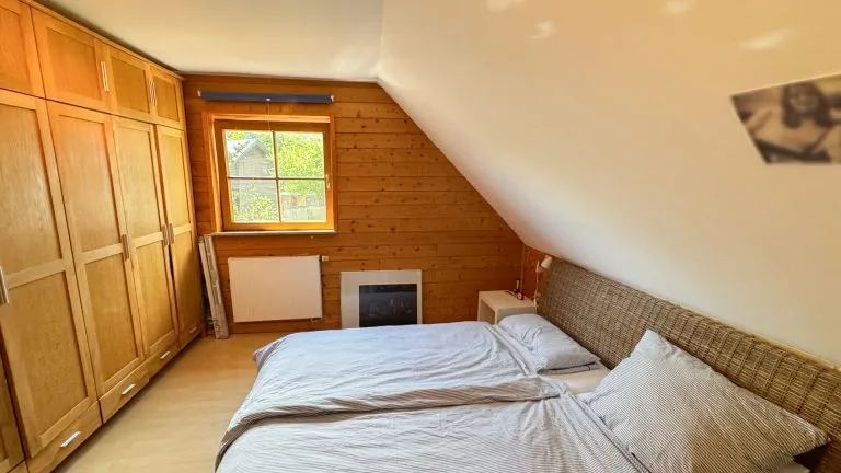Immobilienangebot - Rennerod - Alle - *RESERVIERT* Ländliche Ruhe, stadtnah genießen. Schickes Blockhaus mit Garten in Feldrandlage!