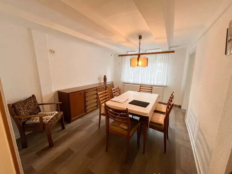 Immobilienangebot - Siegen / Eiserfeld - Alle - Großzügige 3-Zimmer Wohnung mit saniertem Badezimmer und Garten in Siegen-Eiserfeld!