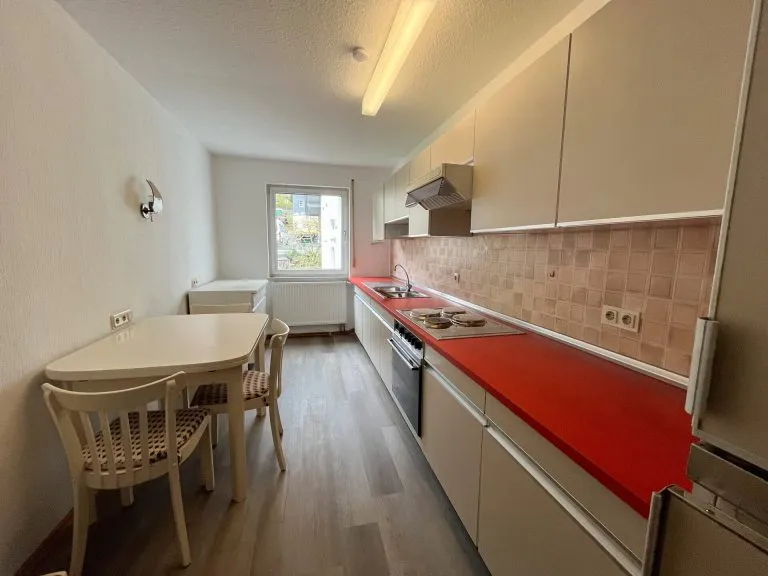 Immobilienangebot - Siegen / Eiserfeld - Alle - Großzügige 3-Zimmer Wohnung mit saniertem Badezimmer und Garten in Siegen-Eiserfeld!