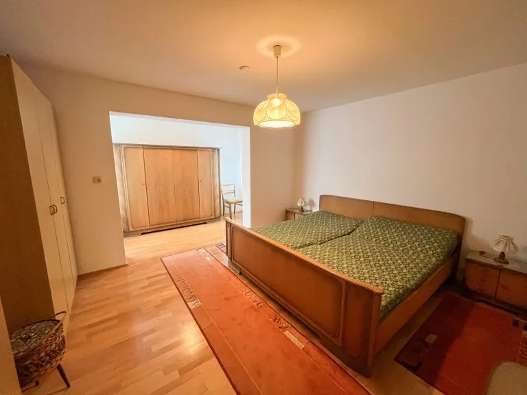 Immobilienangebot - Siegen / Eiserfeld - Alle - Großzügige 3-Zimmer Wohnung mit saniertem Badezimmer und Garten in Siegen-Eiserfeld!