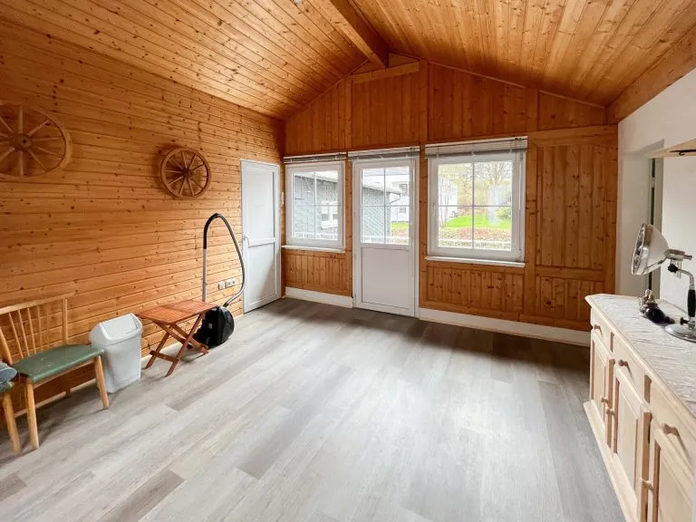 Immobilienangebot - Siegen / Eiserfeld - Alle - Großzügige 3-Zimmer Wohnung mit saniertem Badezimmer und Garten in Siegen-Eiserfeld!