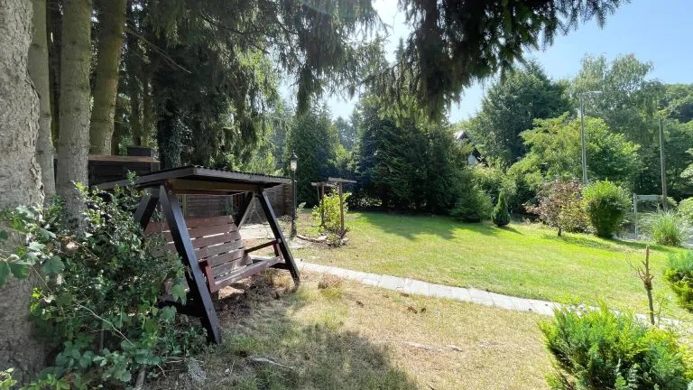 Immobilienangebot - Mammelzen - Alle - Geräumiger Bungalow mit großem Grundstück und Doppelgarage am Ortsrand von Altenkirchen!