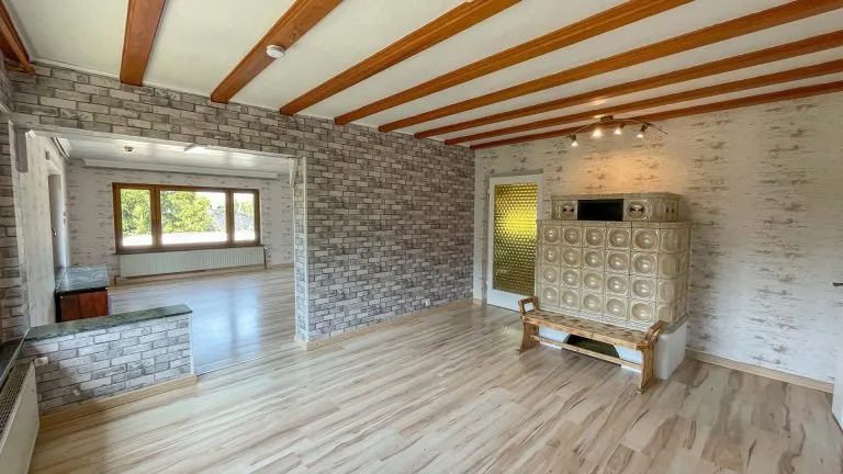 Immobilienangebot - Mammelzen - Alle - Geräumiger Bungalow mit großem Grundstück und Doppelgarage am Ortsrand von Altenkirchen!