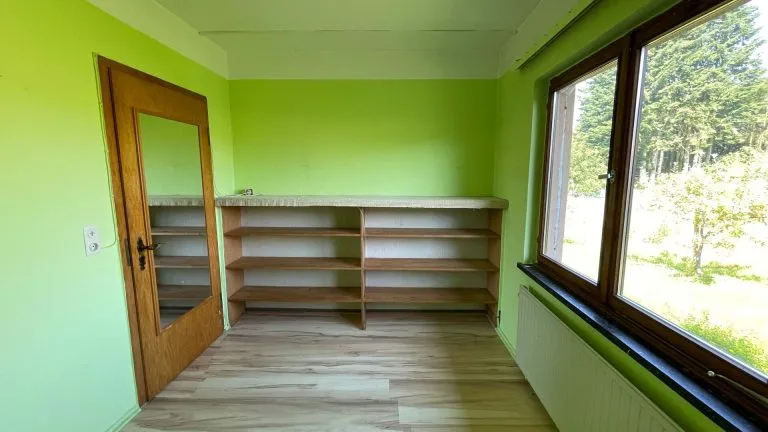Immobilienangebot - Mammelzen - Alle - Geräumiger Bungalow mit großem Grundstück und Doppelgarage am Ortsrand von Altenkirchen!