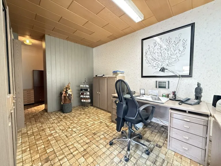 Immobilienangebot - Brachbach - Alle - Großzügige Etagenwohnung mit Wintergarten und Sieg-Blick!