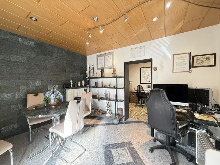Immobilienangebot - Brachbach - Alle - Großzügige Etagenwohnung mit Wintergarten und Sieg-Blick!